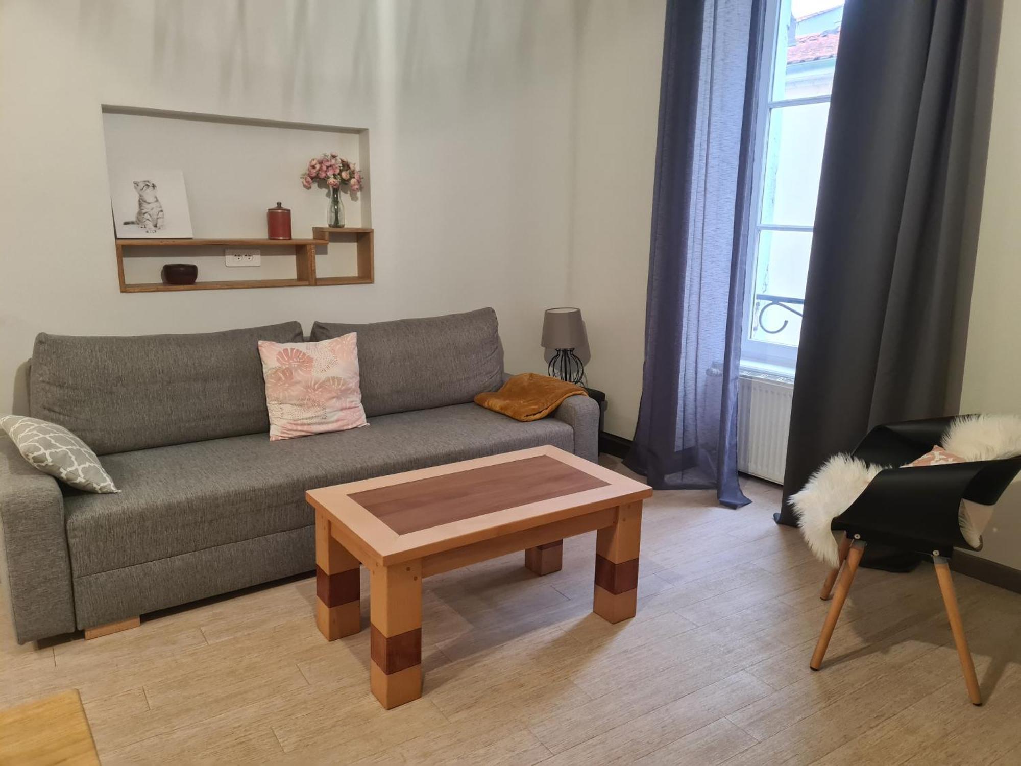 Appartement Hyper-Centre איסוואר מראה חיצוני תמונה